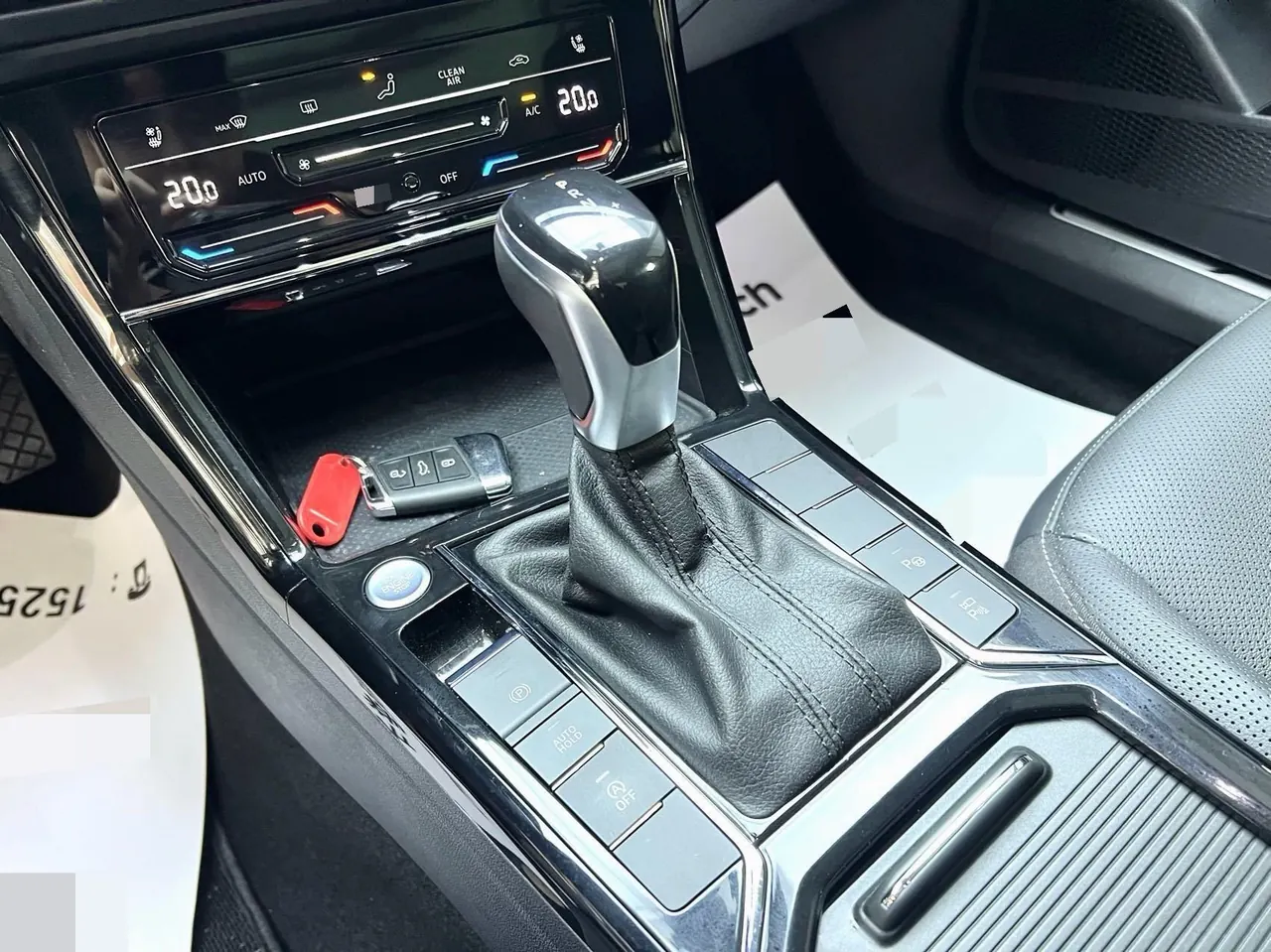 Volkswagen 2023 Passat 2.0TSI 330TSI Star Deluxe Edition Automatic Transmission 9