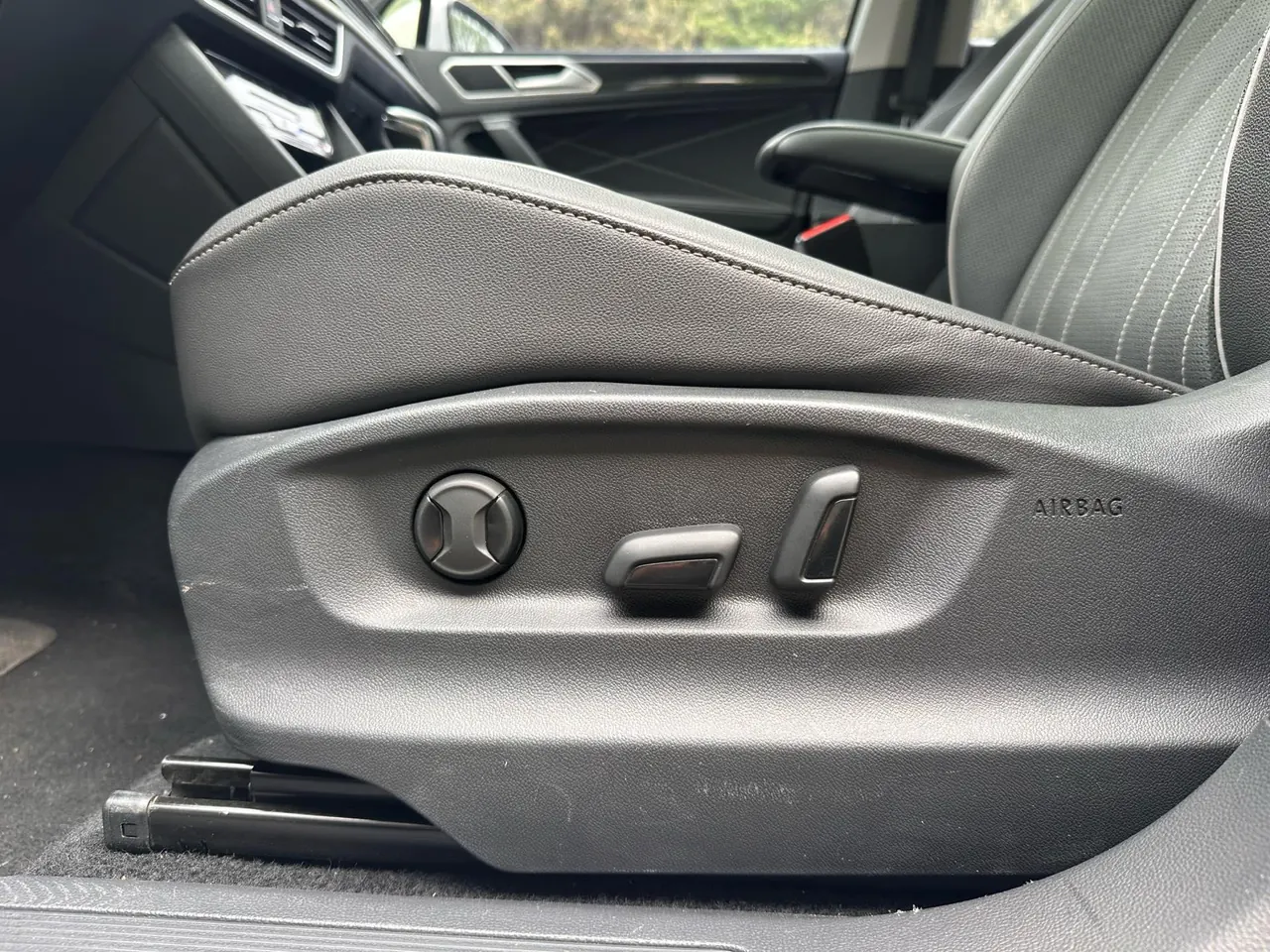Volkswagen 2022 Tiguan L 2.0TSI 330TSI Two-Drive Smart Edition Automatic Gear 13