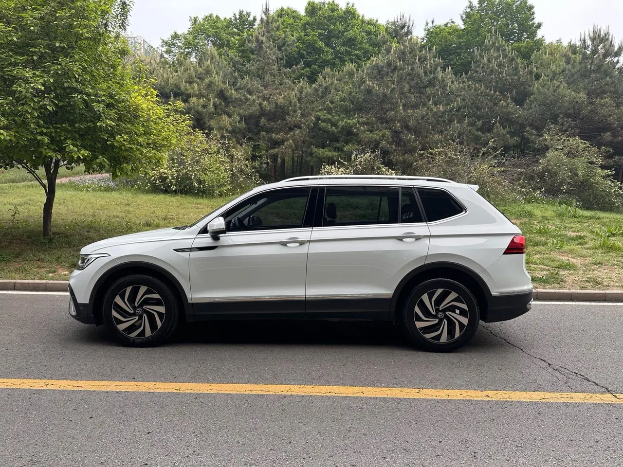 Volkswagen 2022 Tiguan L 2.0TSI 330TSI Two-Drive Smart Edition Automatic Gear 16