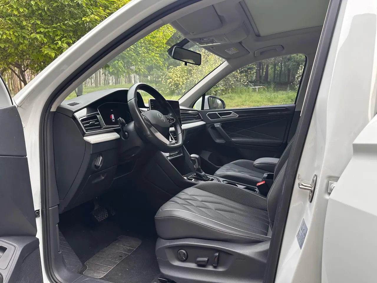 Volkswagen 2022 Tiguan L 2.0TSI 330TSI Two-Drive Smart Edition Automatic Gear 5