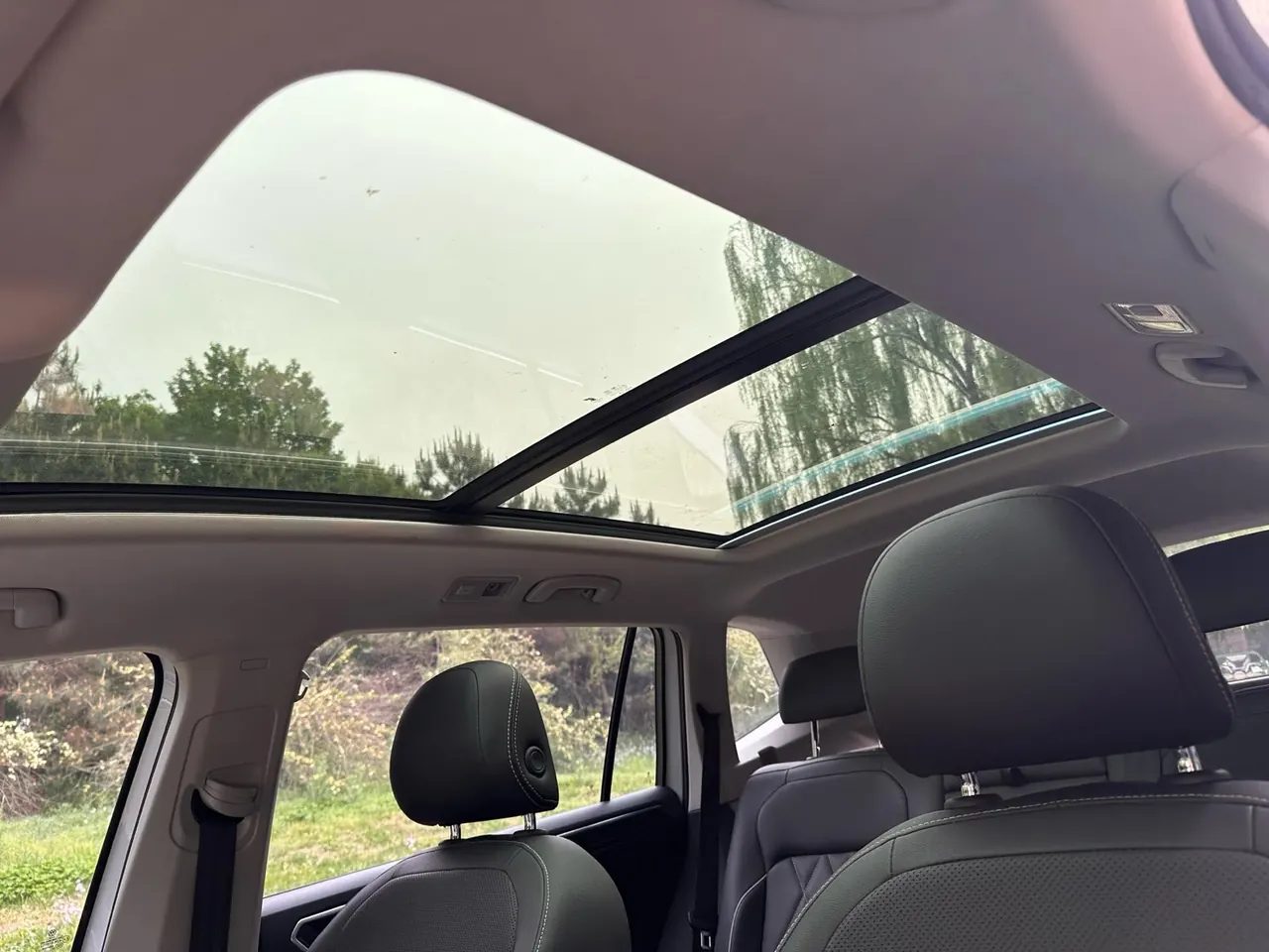 Volkswagen 2022 Tiguan L 2.0TSI 330TSI Two-Drive Smart Edition Automatic Gear 7