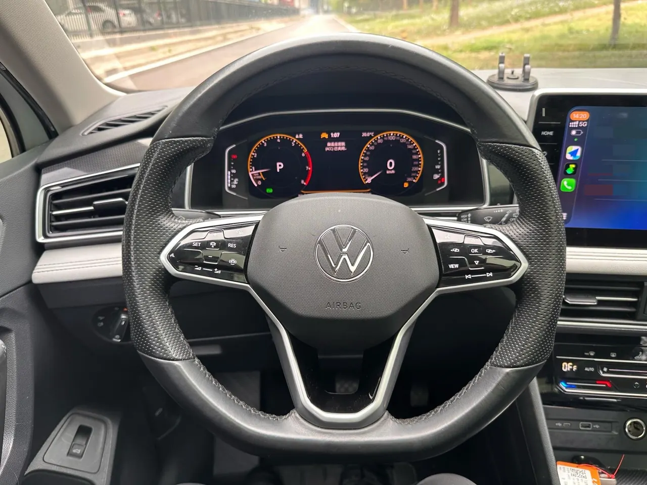 Volkswagen 2022 Tiguan L 2.0TSI 330TSI Two-Drive Smart Edition Automatic Gear 9