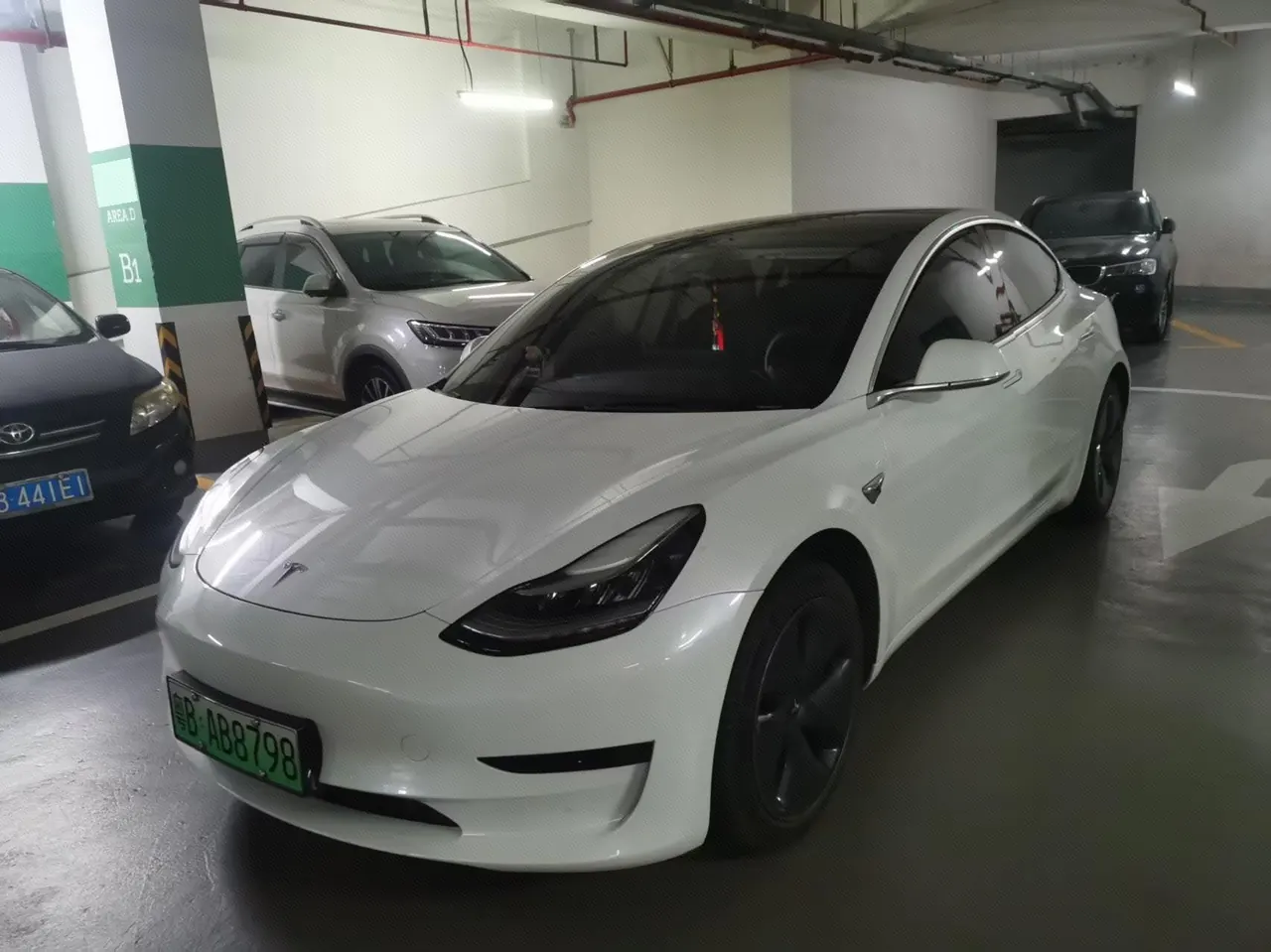 Open image lightbox: Tesla 2020 Model 3 Standard Endurance Rear Drive Upgraded Automatic Gear