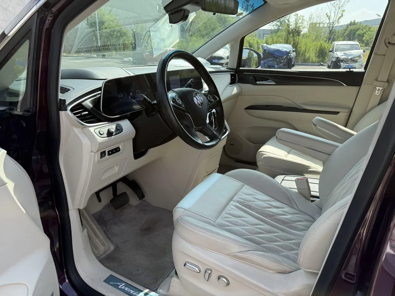 Buick 2023 GL8 Avenir 48V 2.0T Seven-seat Pro-Li Edition Automatic Gear 4