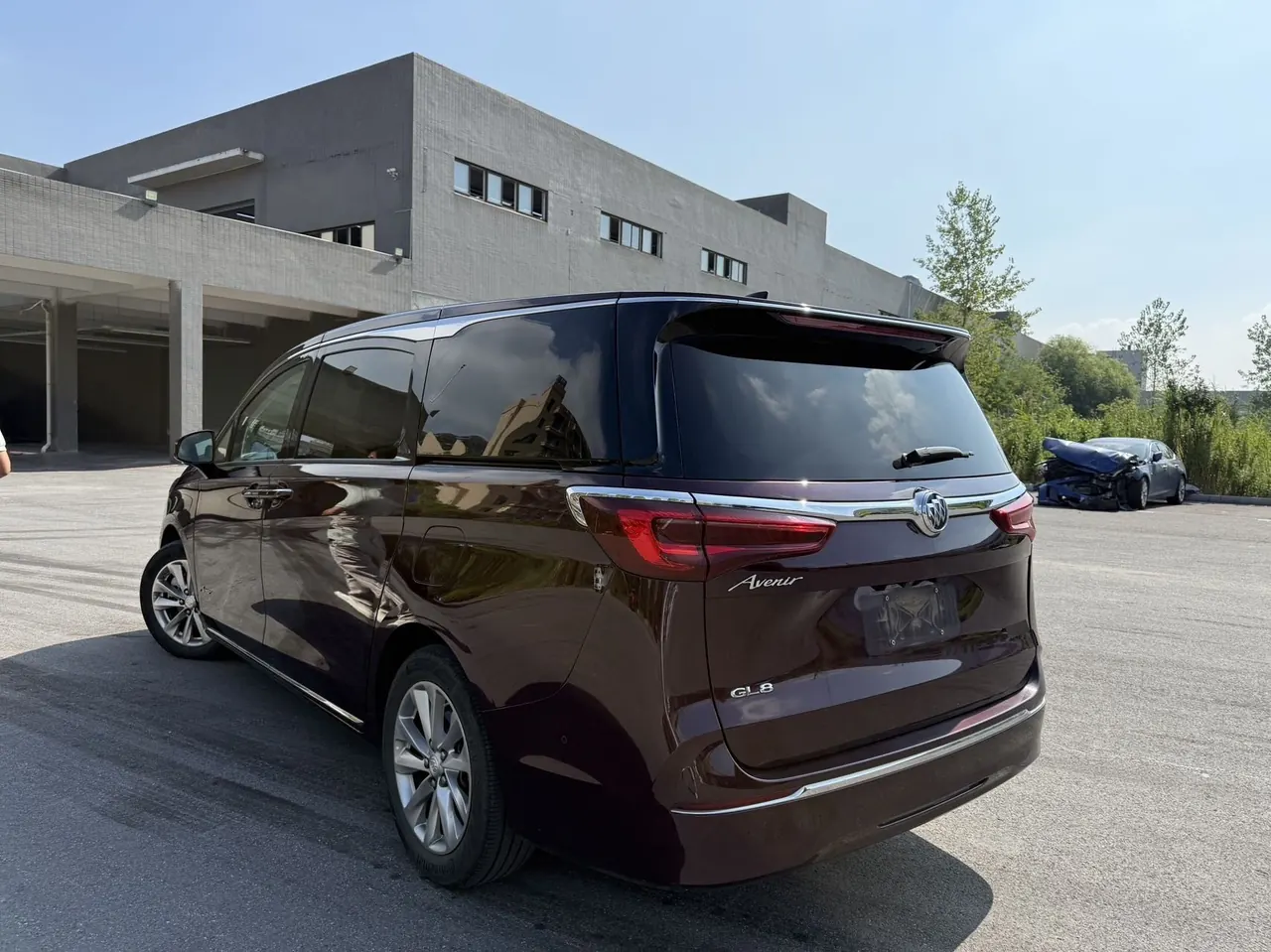 Buick 2023 GL8 Avenir 48V 2.0T Seven-seat Pro-Li Edition Automatic Gear 9