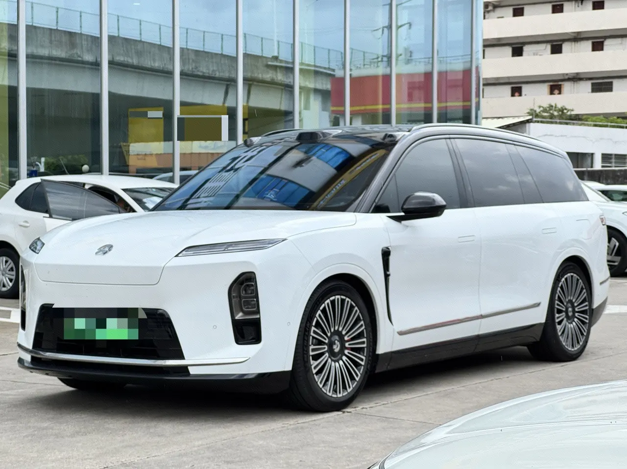 Open image lightbox: NIO 2026 ES8 6-seat executive deluxe automatic gear