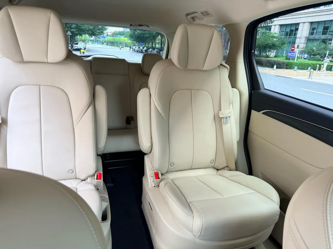 Buick 2023 GL8 ES Lu Zun 48V 2.0T 653T Exclusive Automatic Gear 9