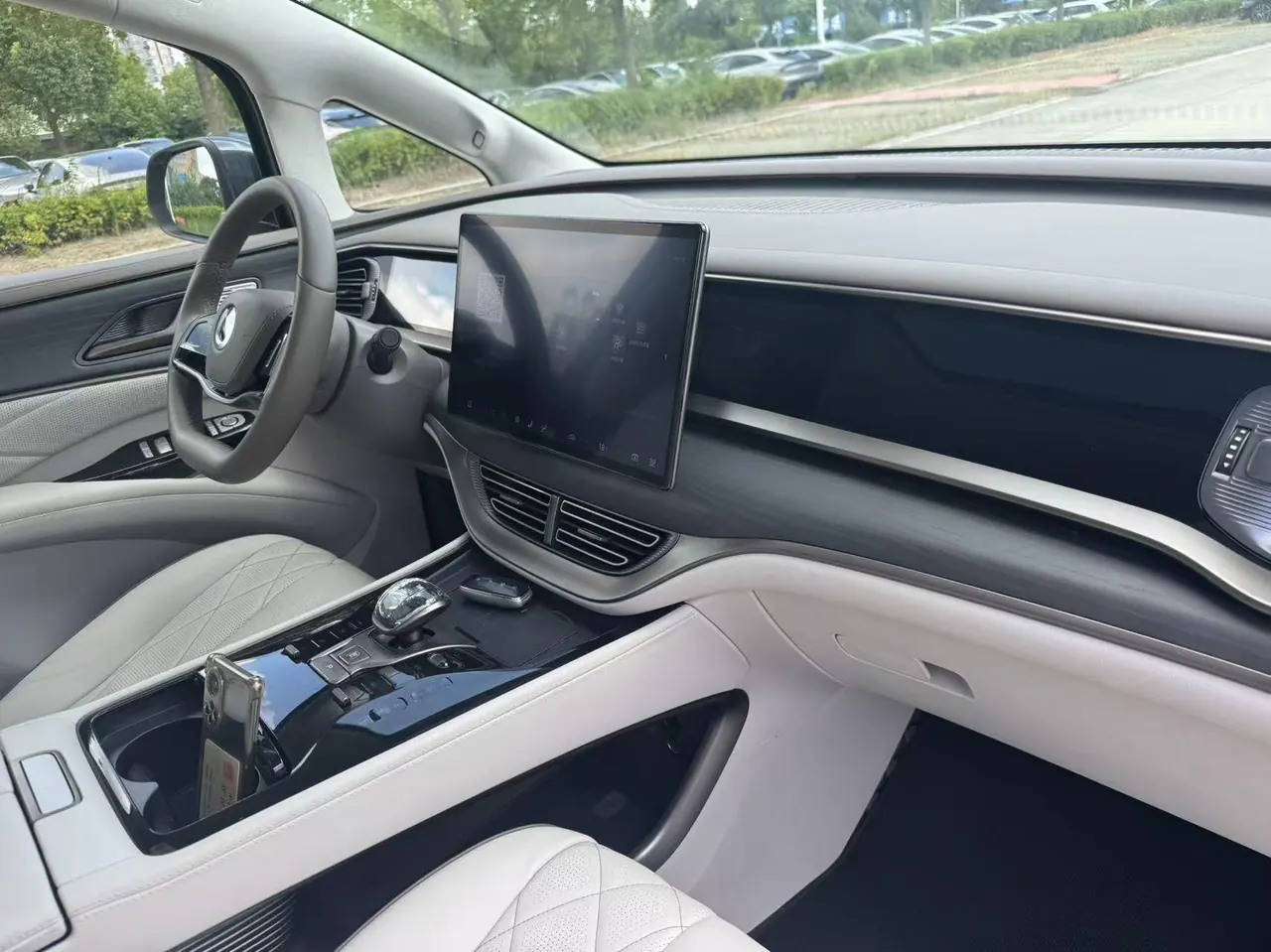 Denza 2022 Denza D9 DM-i 1.5T stepless 970 four-wheel drive flagship automatic gear 14