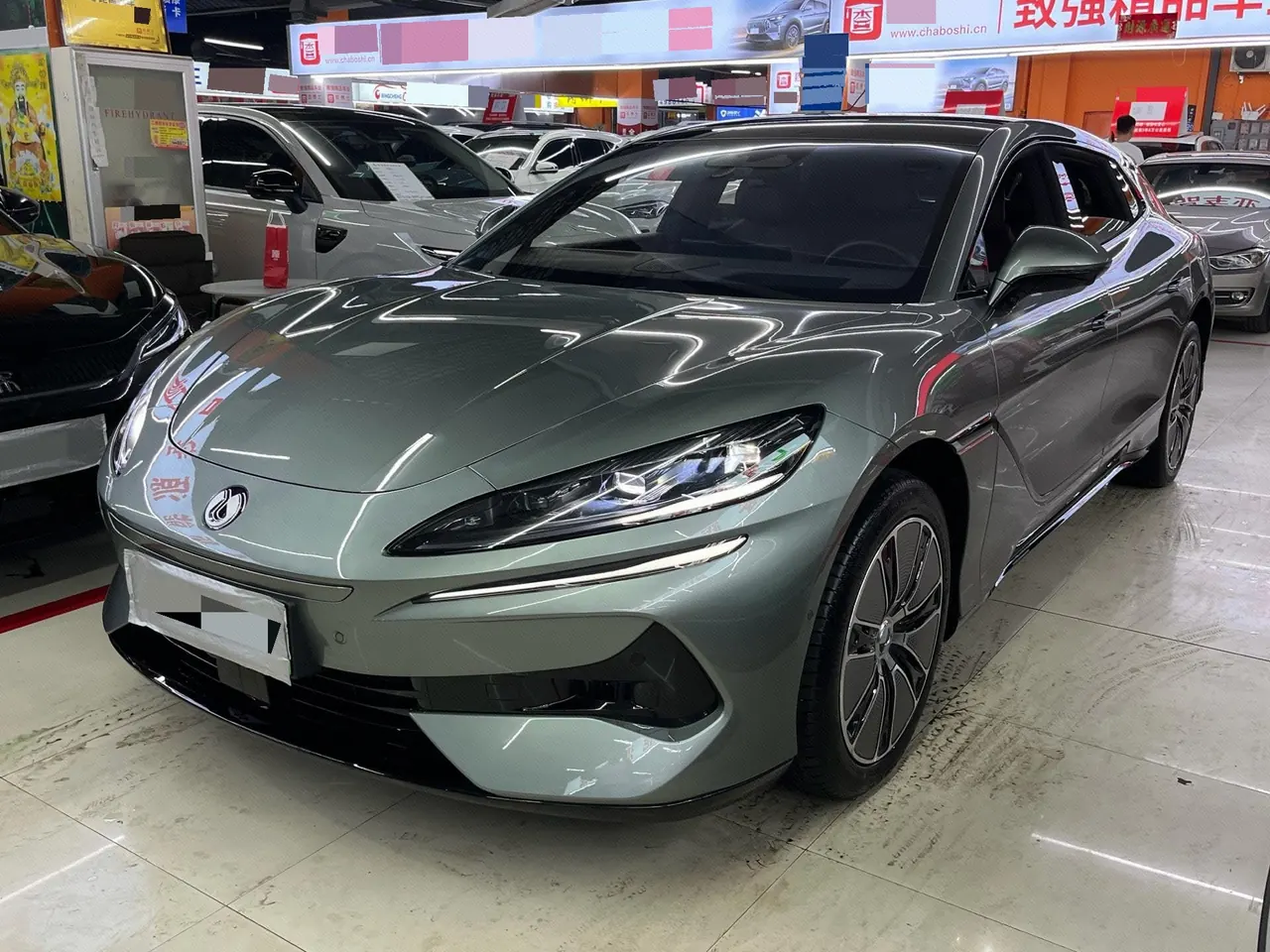 打开图片灯箱:Denza 2024 Denza Z9GT 2.0T stepless 1100 four-wheel drive Max version automatic gear
