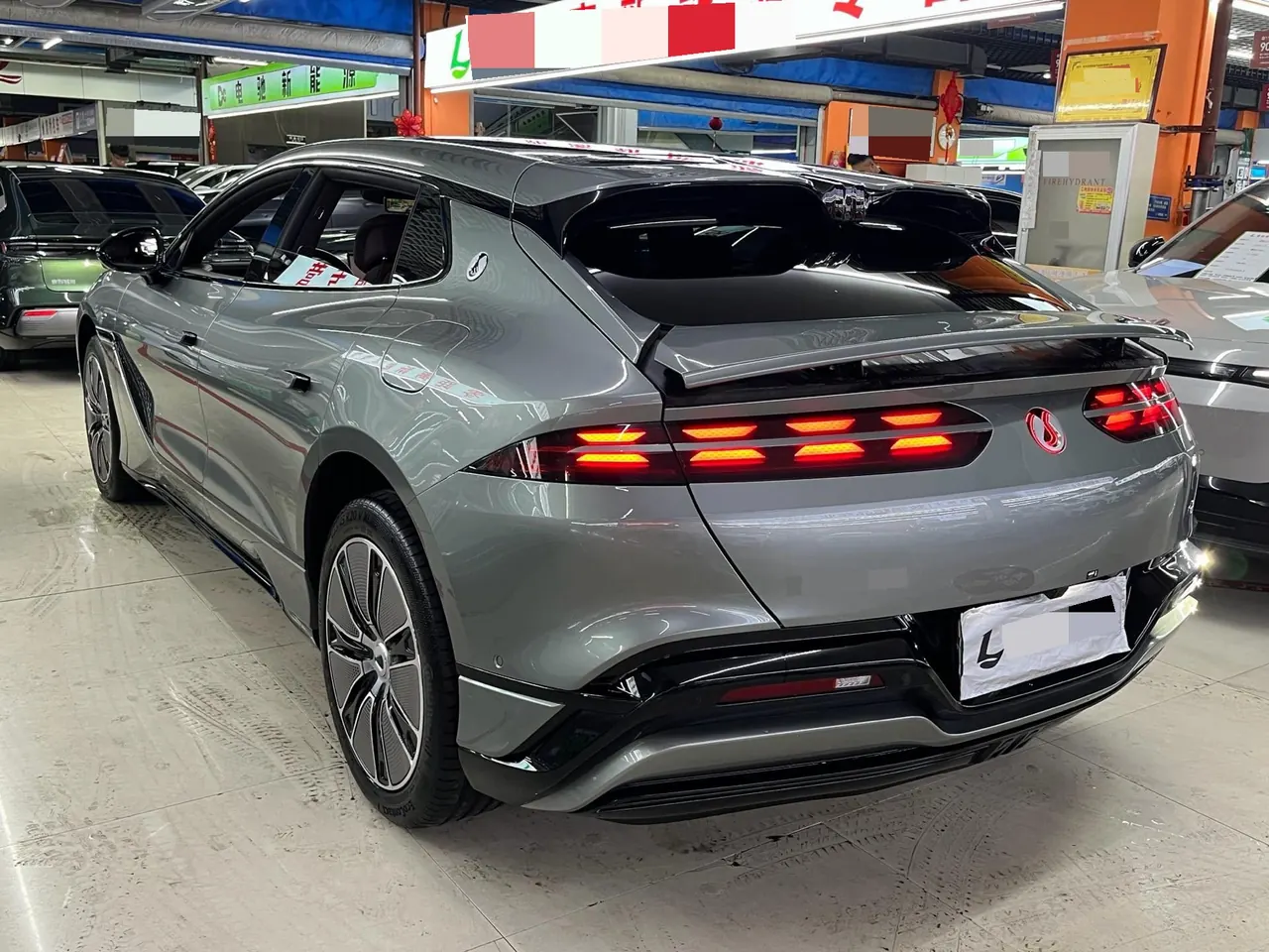 Denza 2024 Denza Z9GT 2.0T stepless 1100 four-wheel drive Max version automatic gear 4