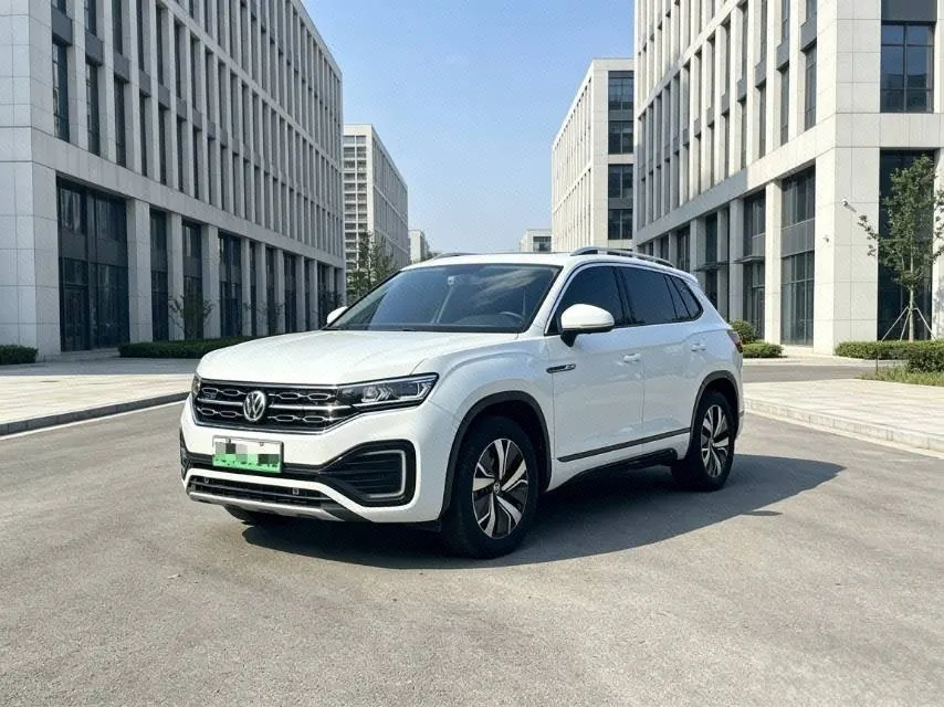 Open image lightbox: Volkswagen 2020 GTE 1.4T Luxury Automatic Gear