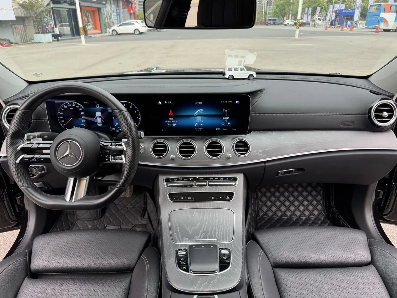Mercedes Benz E Class 2022 E 300 L 2.0T Sports Fashion (Change 2) Automatic Gear 10