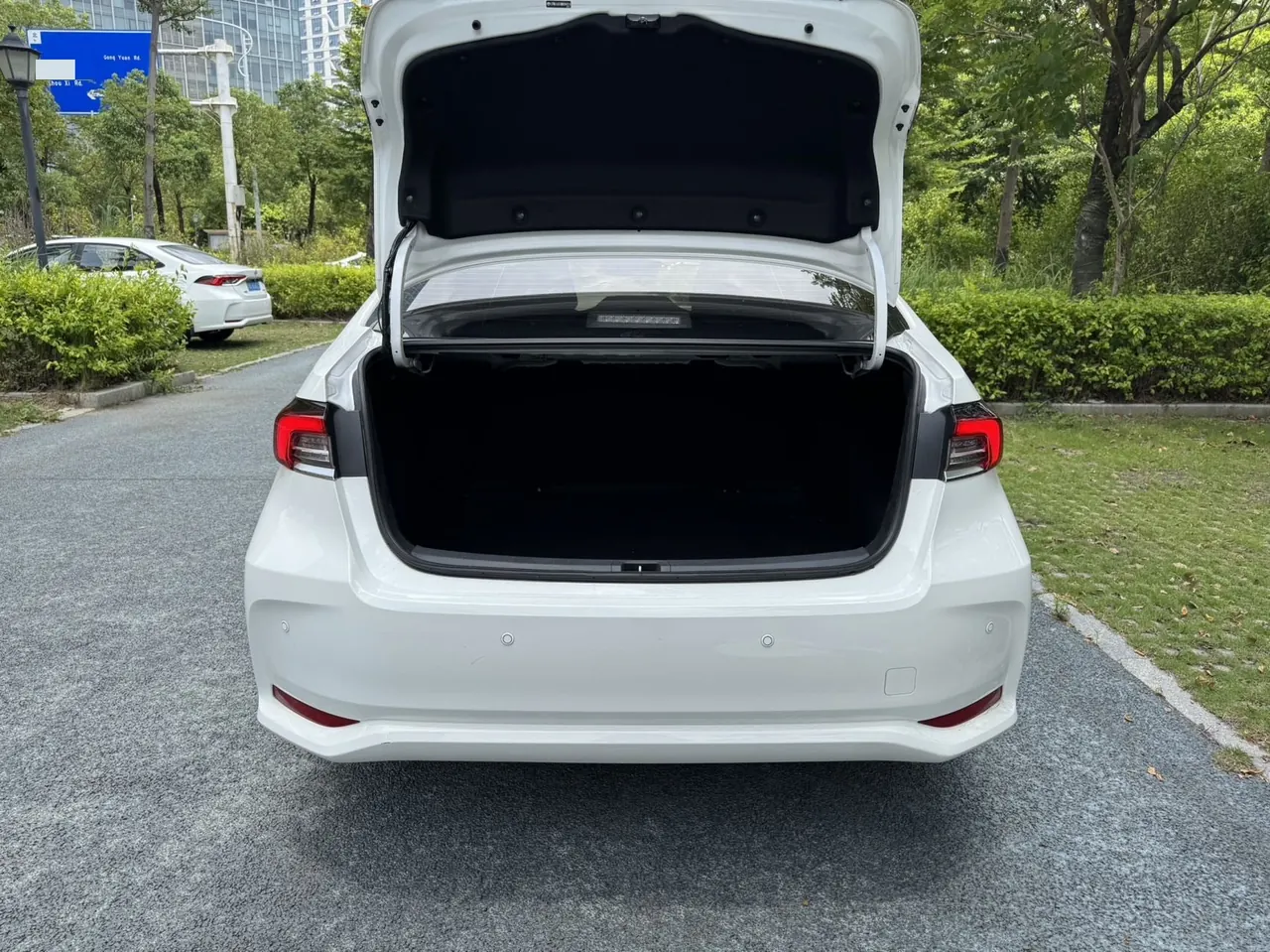 Toyota 2021 Corolla Double Engine 1.8 Stepless Pioneer Edition Automatic Gear 18