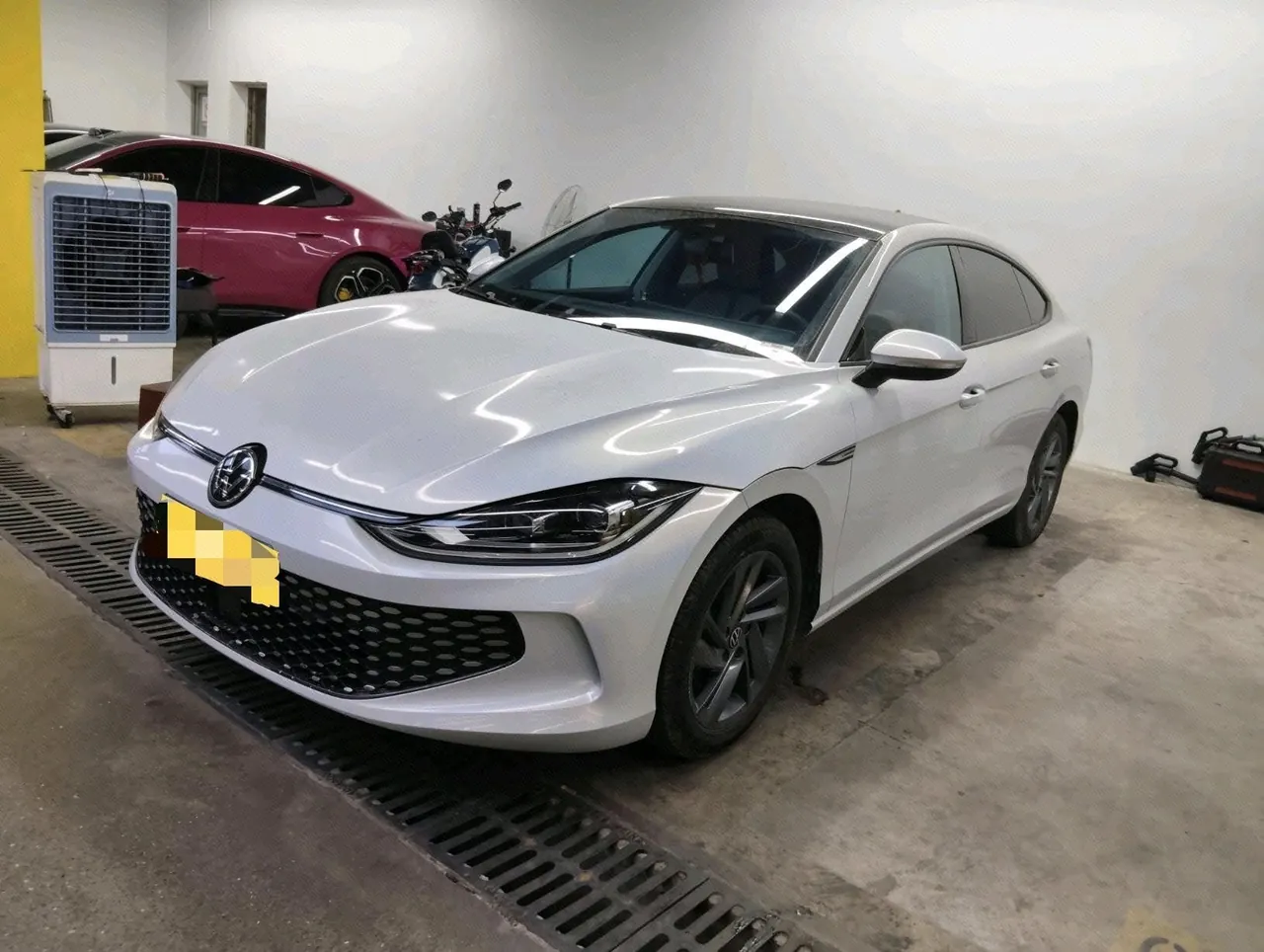 打开图片灯箱:Volkswagen 2024 Ling Du L 1.4TSI 280TSI Cool Hot Edition Automatic Gear
