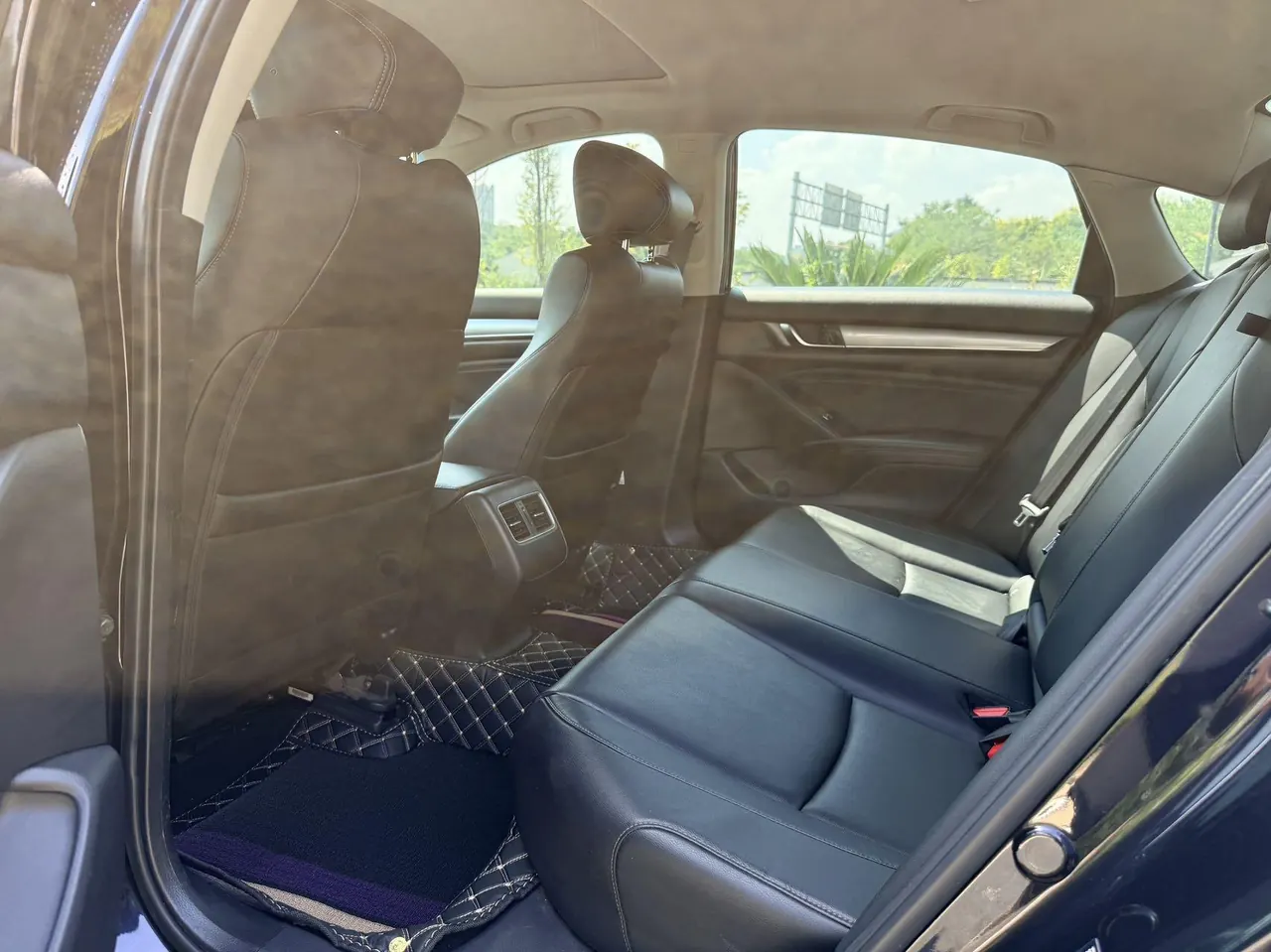 Honda 2021 10th Generation Accord 1.5T Stepless 260TURBO Luxury Star Limited Edition Automatic Gear 5