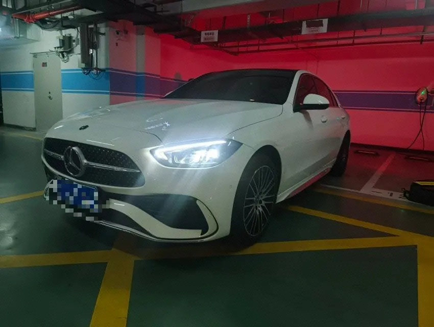 打开图片灯箱:Mercedes Benz Class C 2022 C 260 L 48V 1.5T Sports Edition Automatic Gear