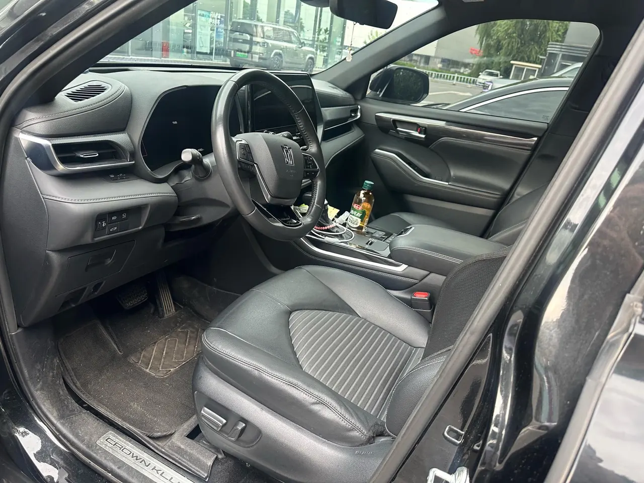 Toyota 2022 Crown Land Release 2.5 Stepless Four-wheel Drive Premium Edition Automatic Gear 3