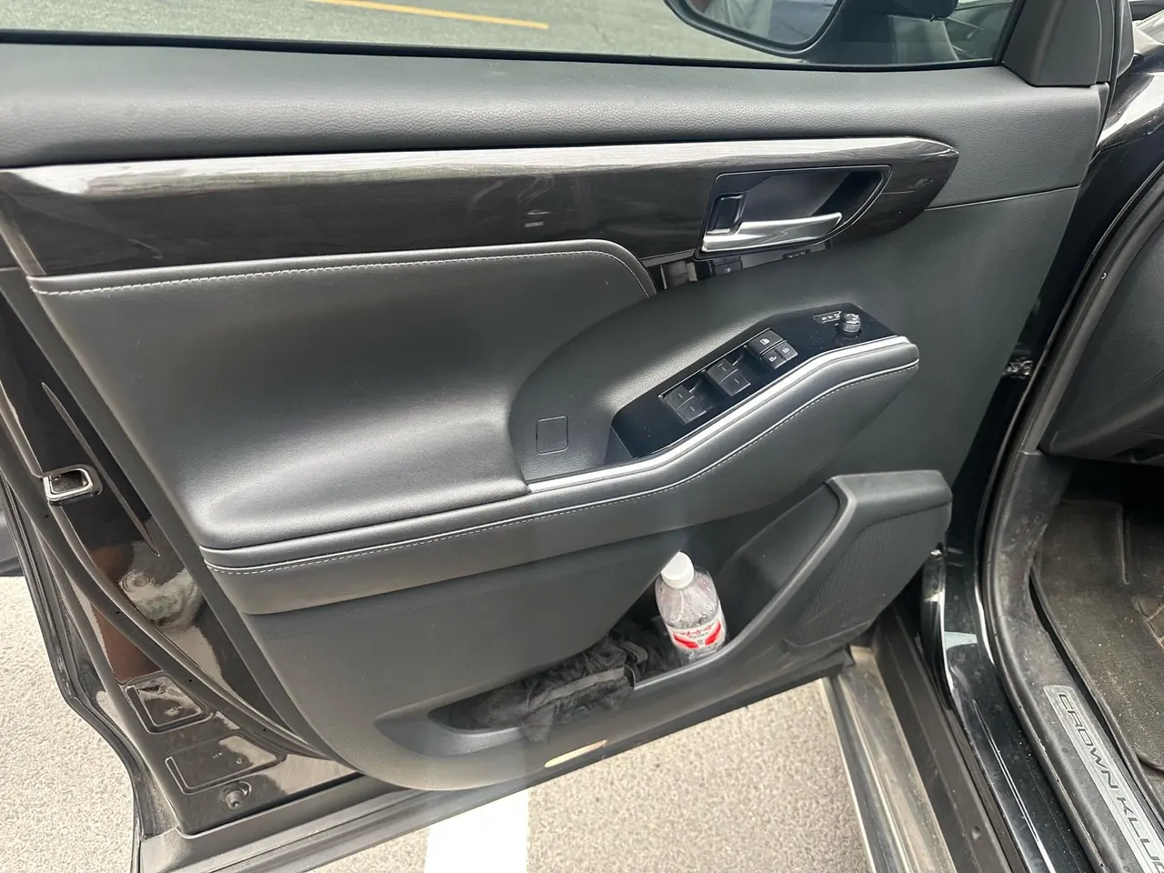 Toyota 2022 Crown Land Release 2.5 Stepless Four-wheel Drive Premium Edition Automatic Gear 4