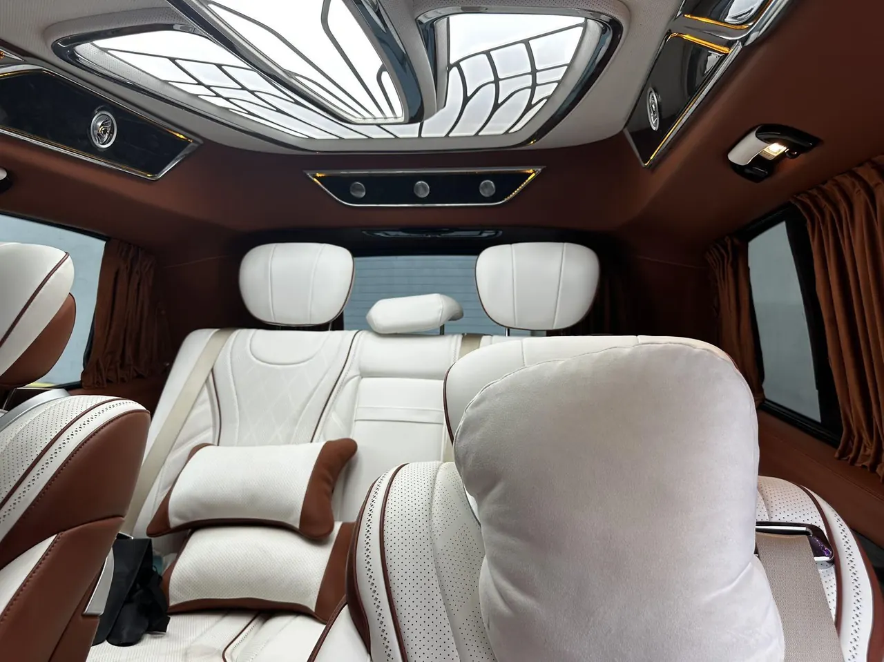 Mercedes Benz V 2021V 260 L 2.0T Premium Edition Automatic Gear 8