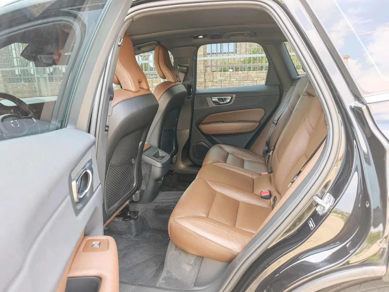 Volvo 2022 XC60 48V 2.0T B5 4-wheel drive Zhiyuan Deluxe Edition Automatic Gear 5