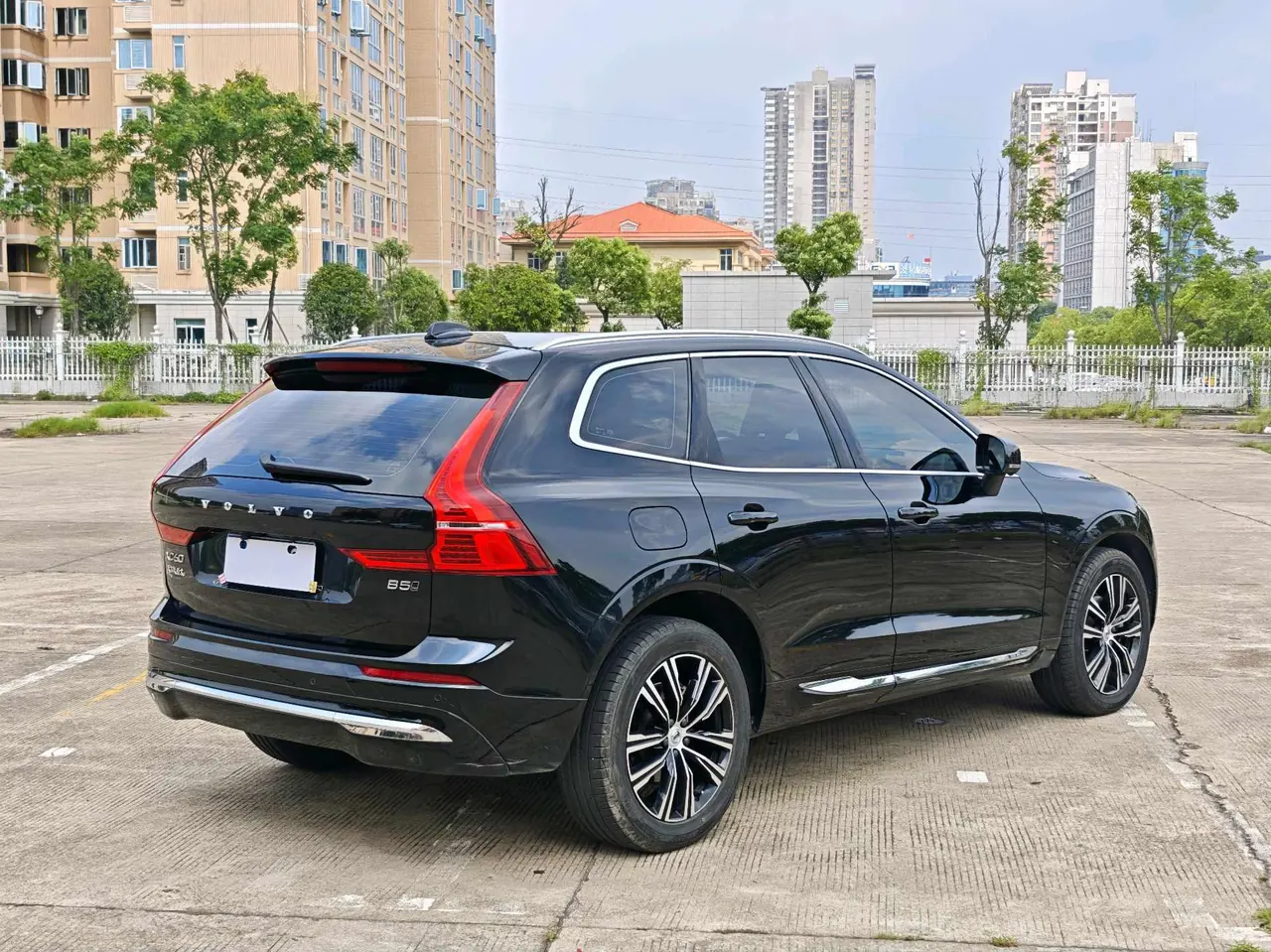 Volvo 2022 XC60 48V 2.0T B5 4-wheel drive Zhiyuan Deluxe Edition Automatic Gear 8