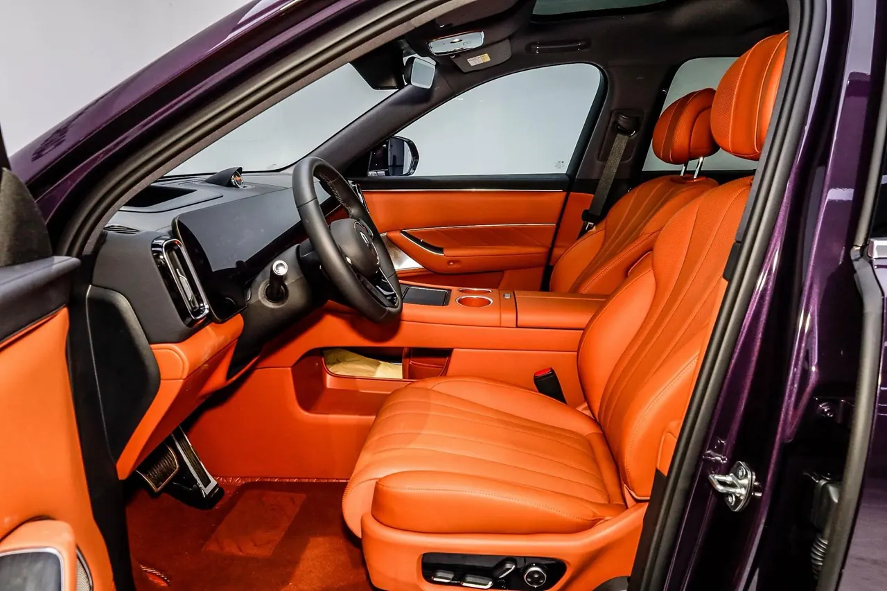 AITO 2025 AITO M8 Max 6-seat long endurance automatic gear 7