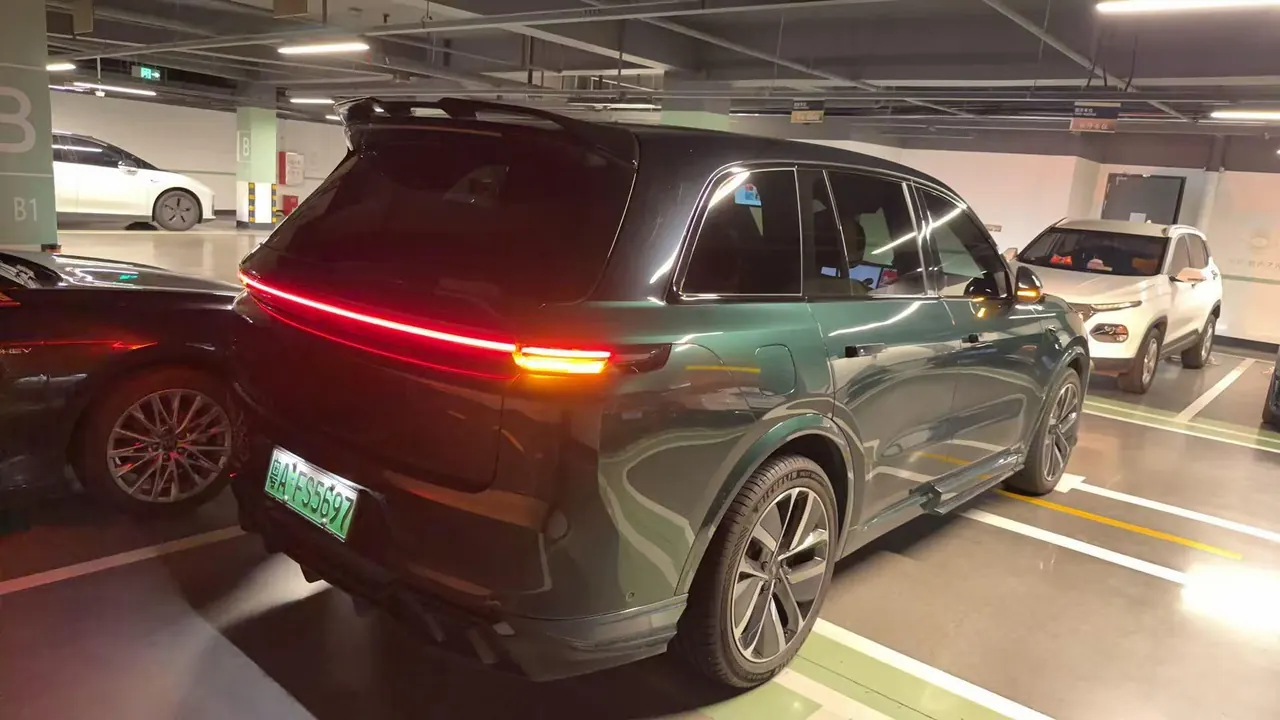 Li 2024 L8 Ultra Automatic 3