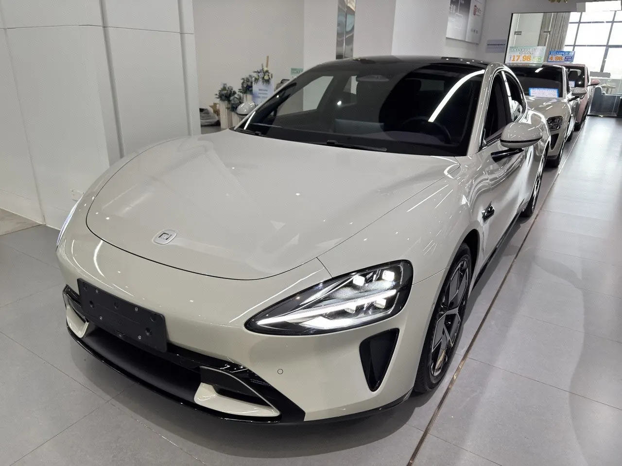 打开图片灯箱:MI 2024 SU 7 700km Rear Drive Long Endurance Smart Driving Edition Automatic Gear