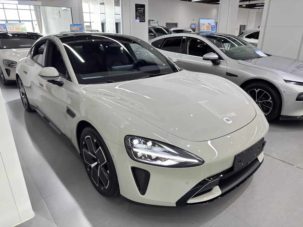 MI 2024 SU 7 700km Rear Drive Long Endurance Smart Driving Edition Automatic Gear 3