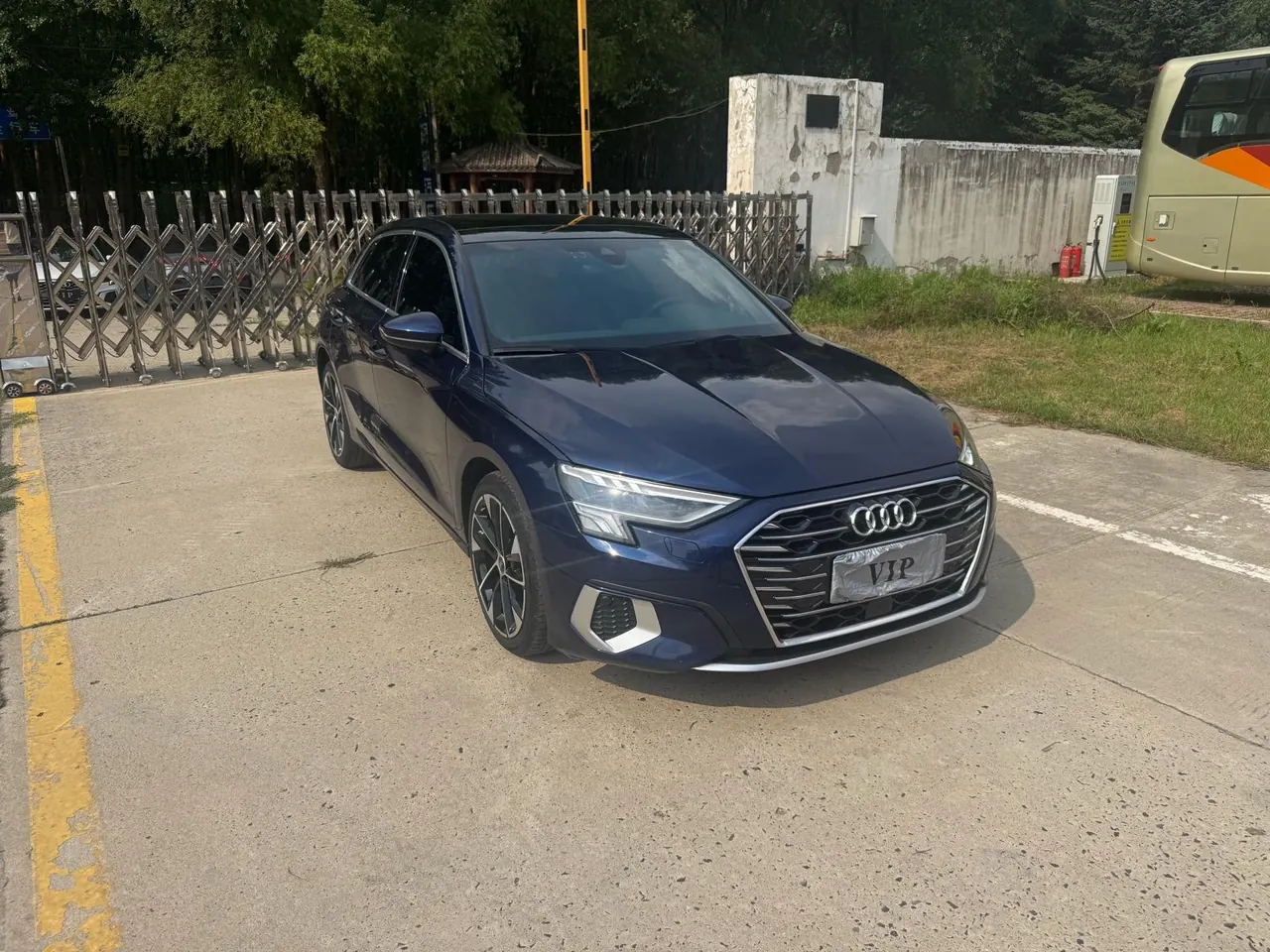 Audi 2022 A3 Sportback 1.4TFSI 35TFSI Deluxe Elegant Automatic Gear 3