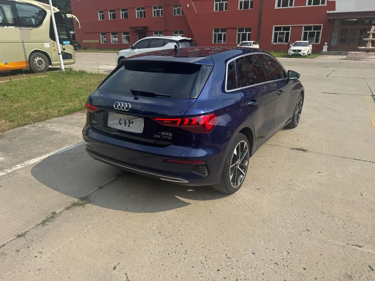 Audi 2022 A3 Sportback 1.4TFSI 35TFSI Deluxe Elegant Automatic Gear 4