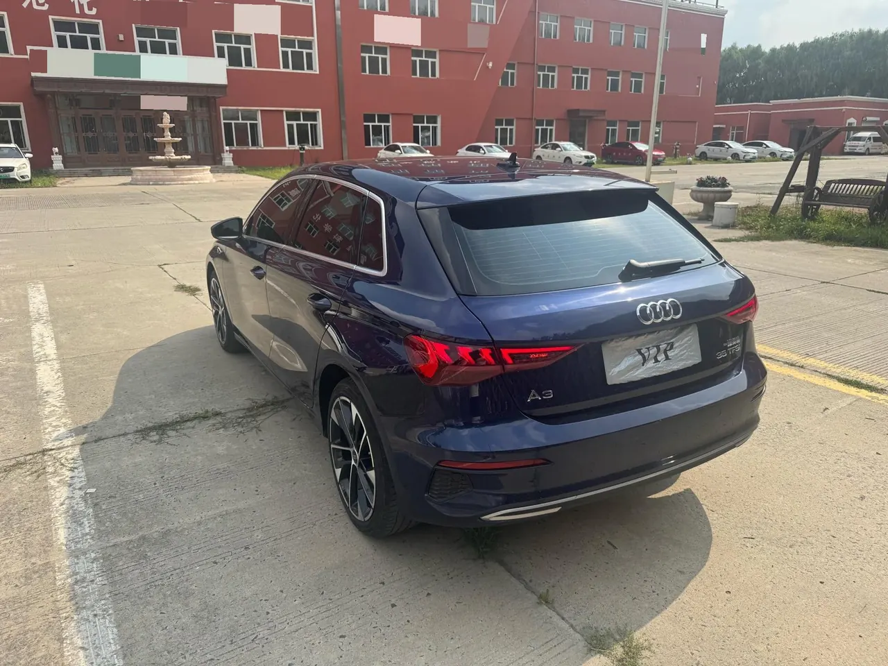 Audi 2022 A3 Sportback 1.4TFSI 35TFSI Deluxe Elegant Automatic Gear 5