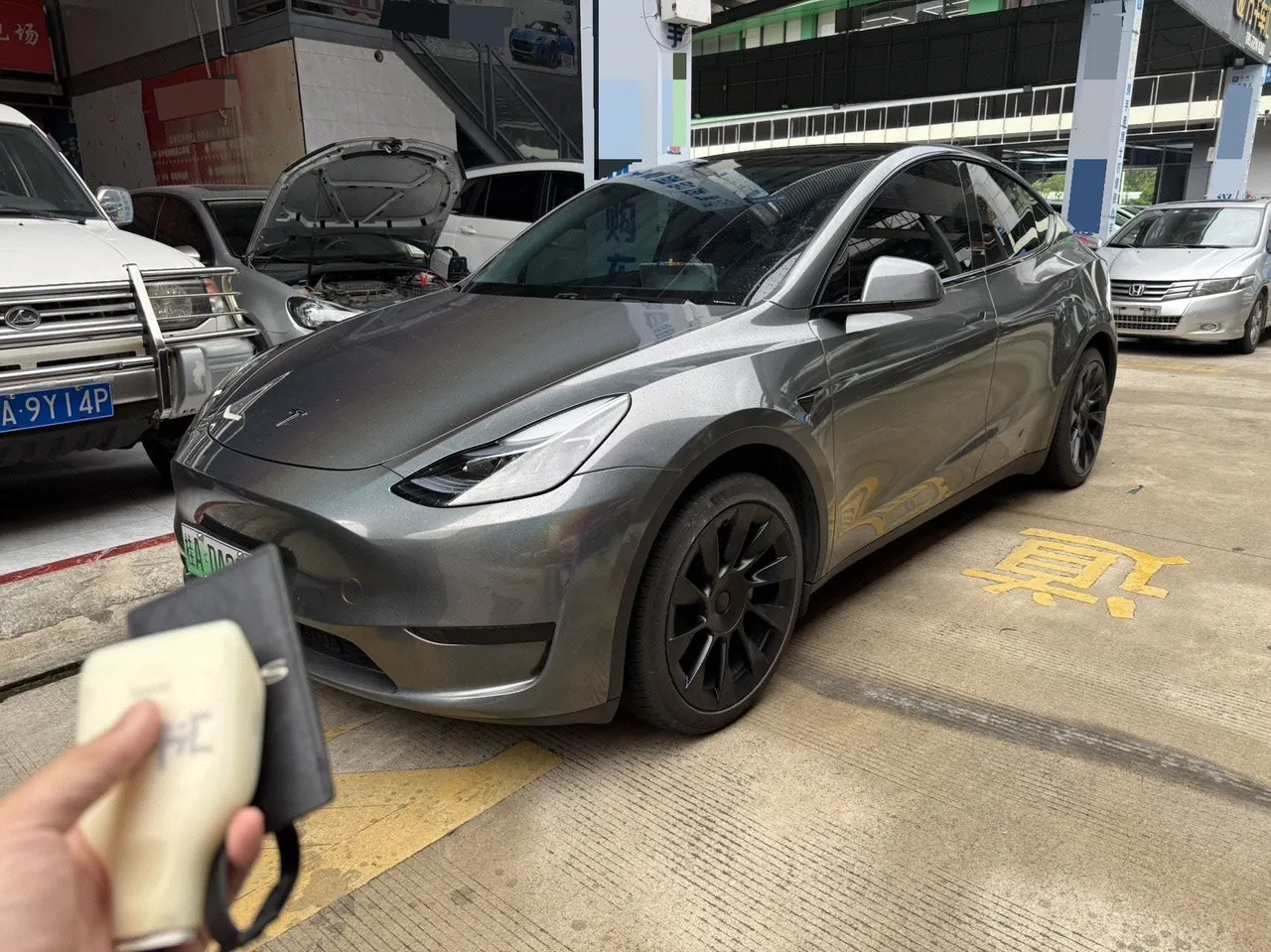 Open image lightbox: Tesla 2022 Model Y rear-wheel drive version (facelift) automatic gear