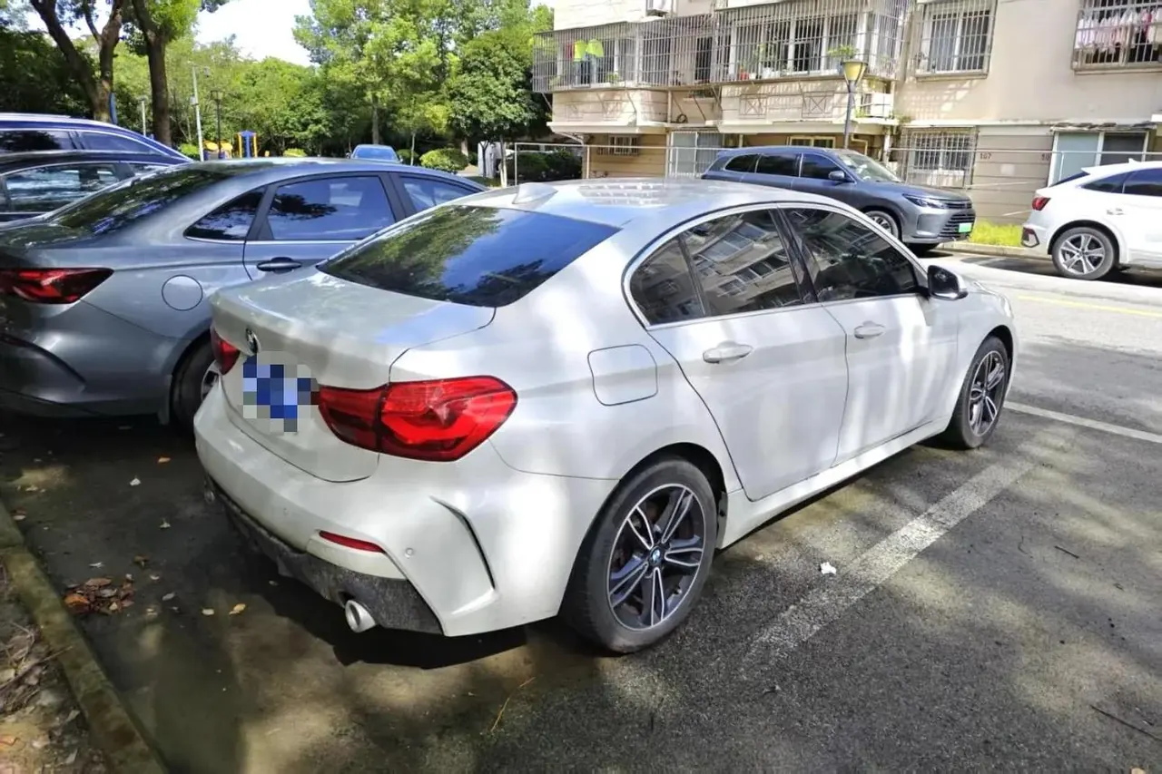 BMW 1 Series 2022 120i 1.5T M Sports Edition Automatic Gear 3
