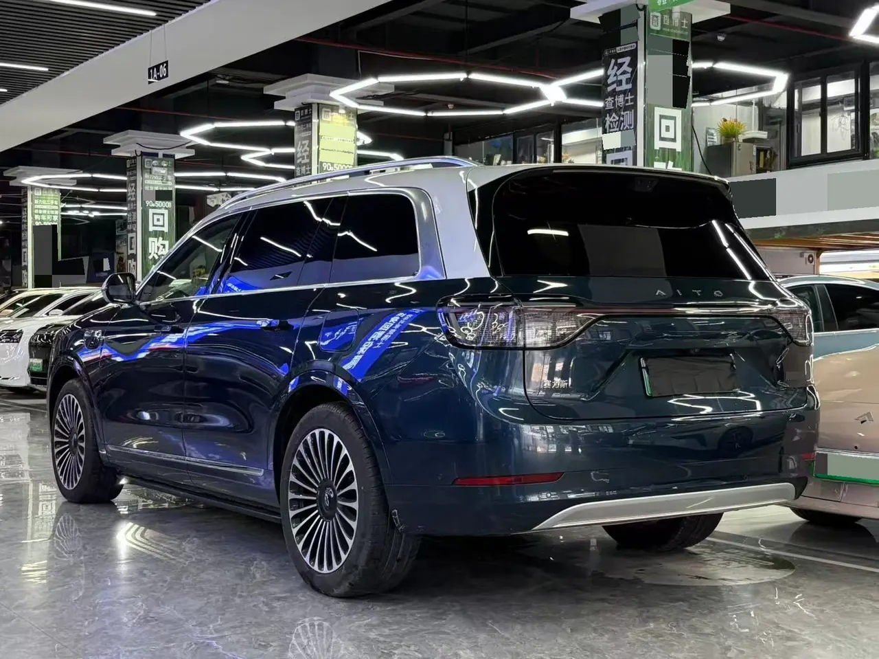 AITO 2025 AITO M9 extended range Ultra version 52kWh6 seat version automatic gear 4