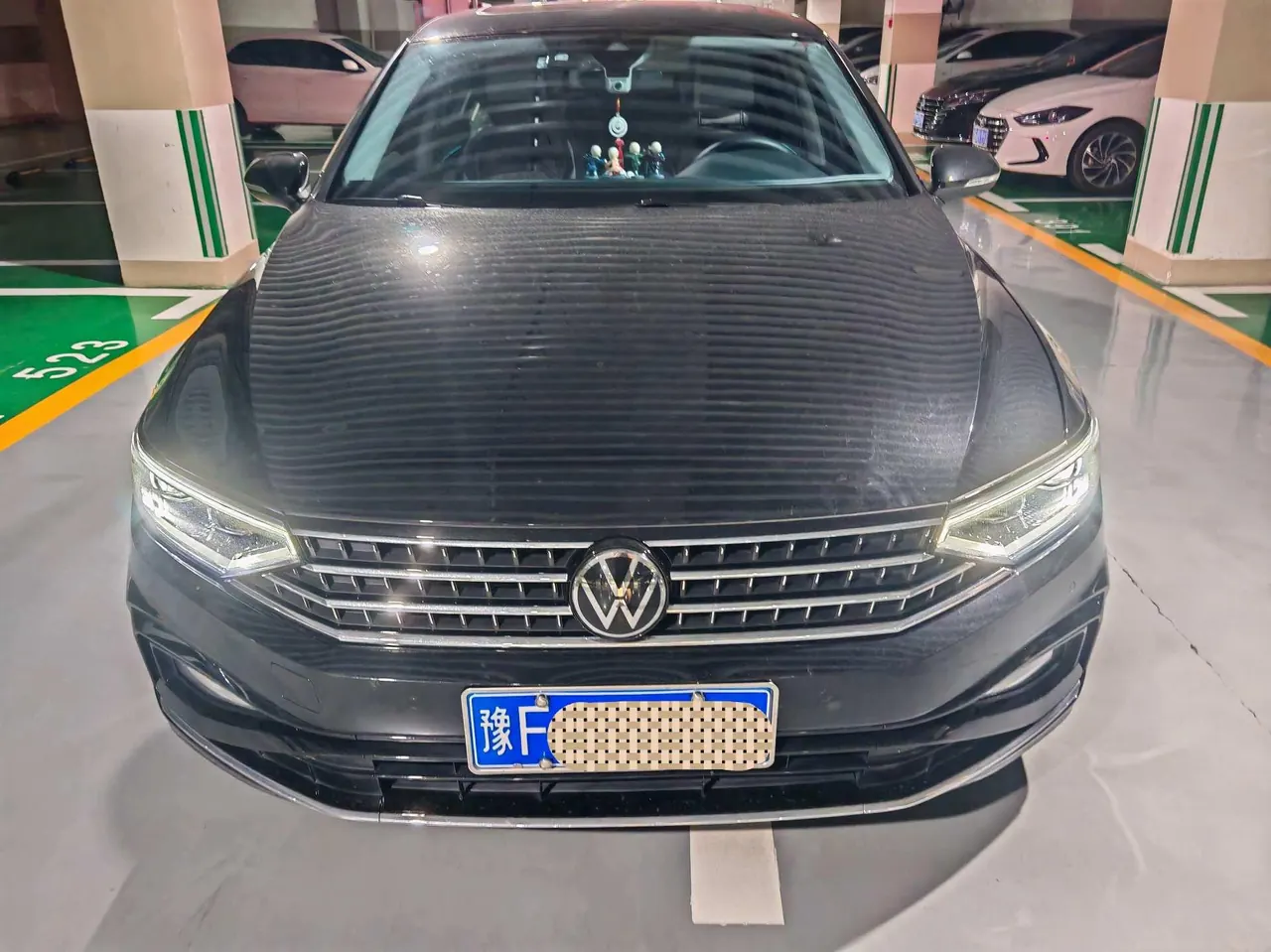 Volkswagen 2023 Magotan 2.0TSI 330TSI 2 million Commemorative Edition Leading Automatic Gear 2