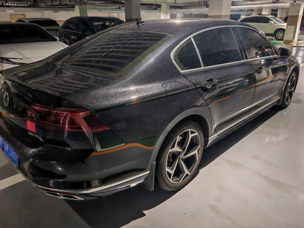 Volkswagen 2023 Magotan 2.0TSI 330TSI 2 million Commemorative Edition Leading Automatic Gear 3