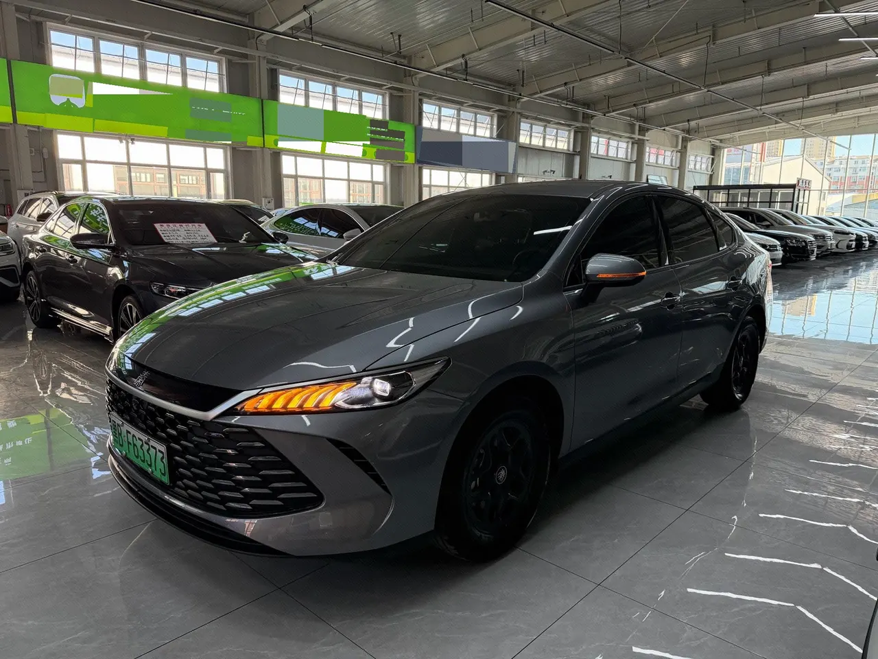 打开图片灯箱:BYD 2025 Qin PLUS DM-i 1.5 stepless intelligent driving version 55KM leading automatic gear