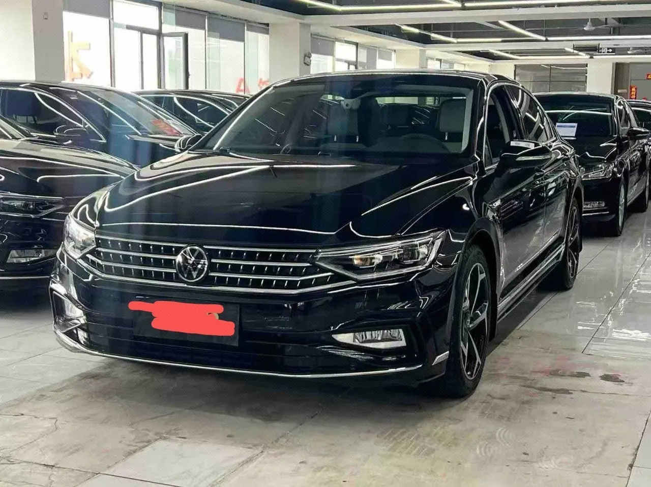 打开图片灯箱:Volkswagen 2024 Magotan 2.0TSI 330TSI 2 million luxury automatic gear