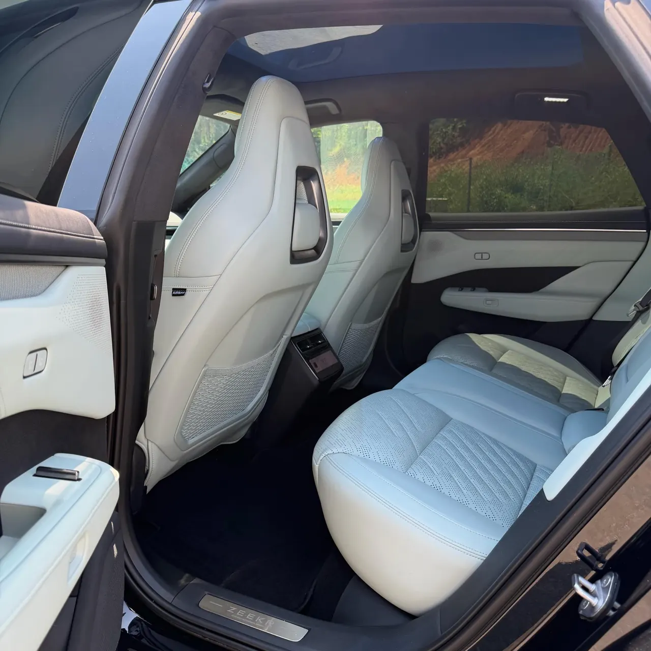 Zeekr 2024 Zeekr 001 YOU version 100kWh four-wheel drive automatic gear 7