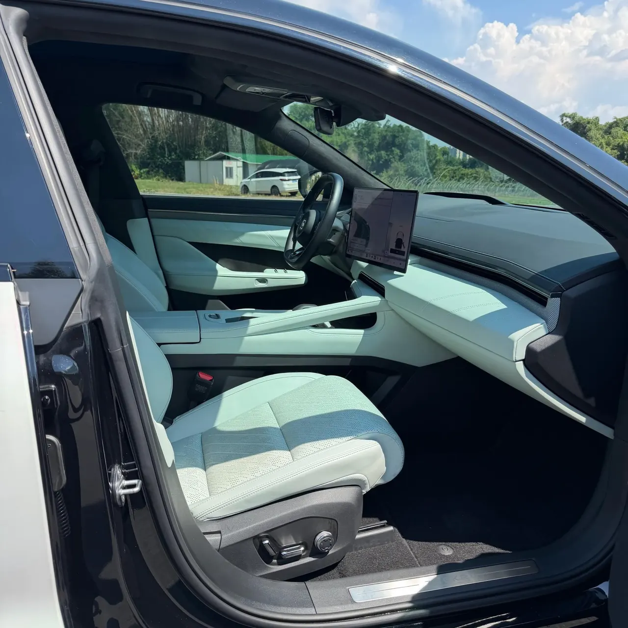 Zeekr 2024 Zeekr 001 YOU version 100kWh four-wheel drive automatic gear 9