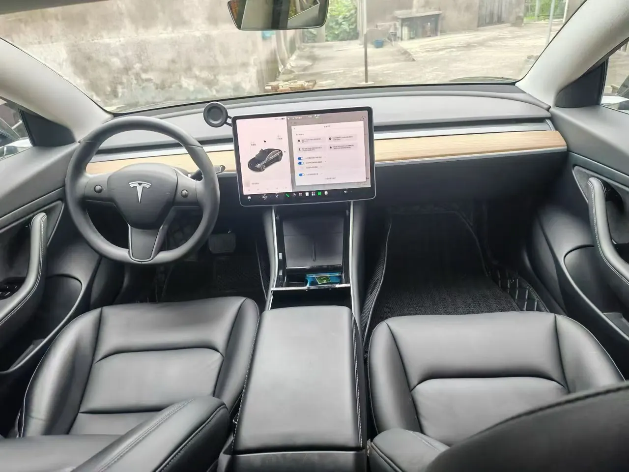 Tesla 2022 Model 3 rear-wheel drive version of automatic transmission 3