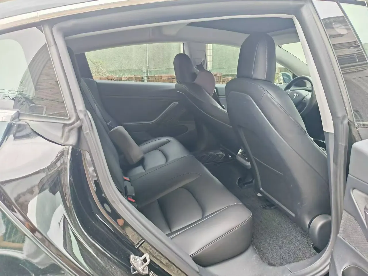 Tesla 2022 Model 3 rear-wheel drive version of automatic transmission 5