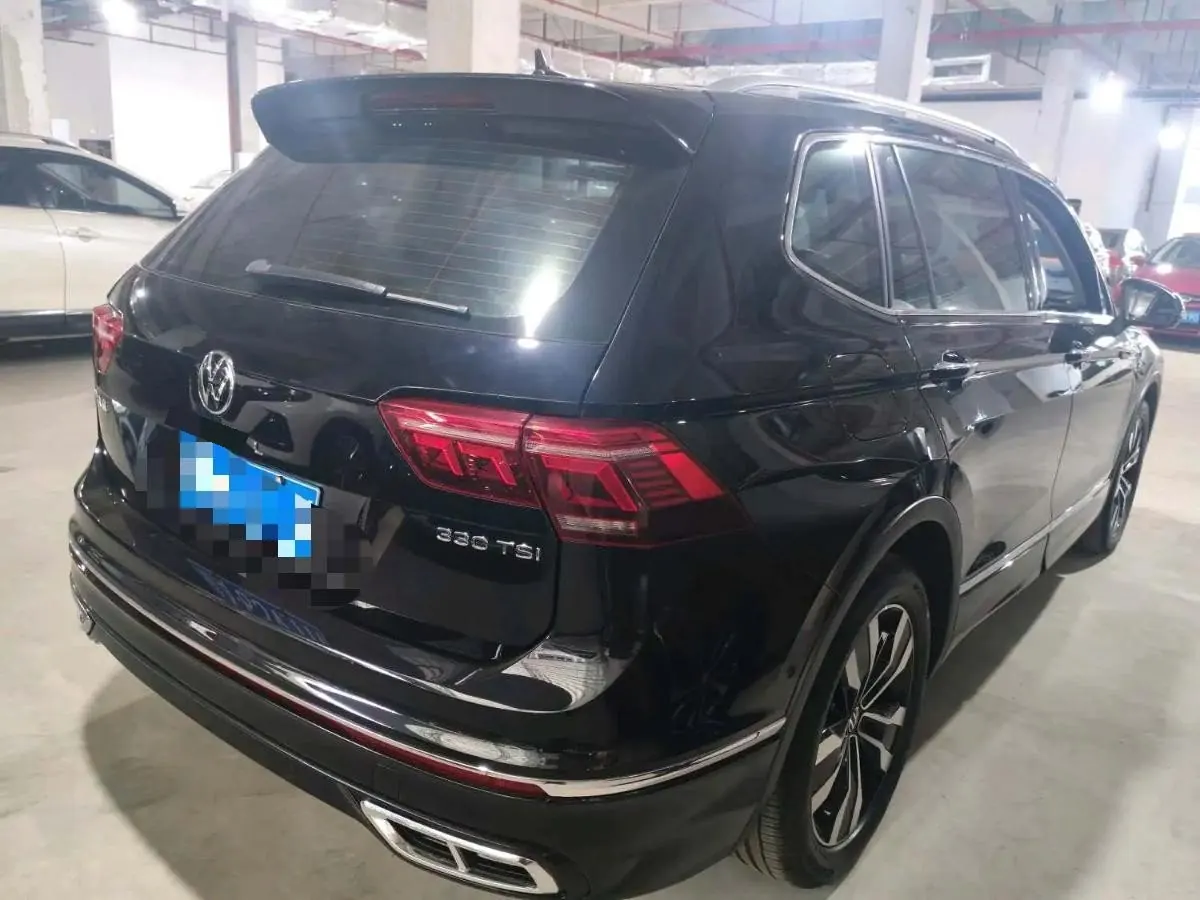 Volkswagen 2022 Tiguan L R-Line 2.0TSI 330TSI Two-Drive R-Line Overdrive Automatic Gear 9