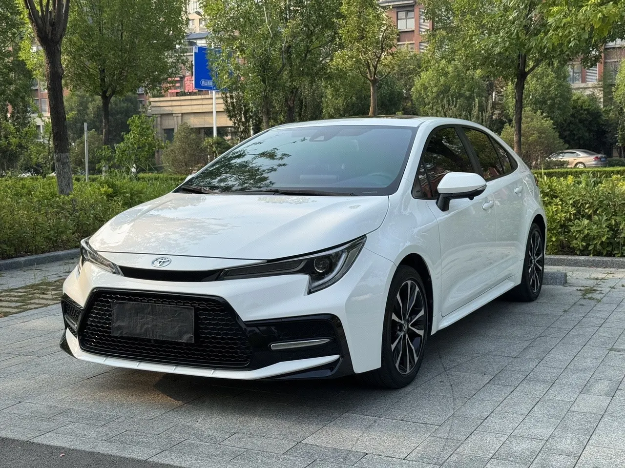 打开图片灯箱:Toyota 2022 Lei Ling 1.2T Stepless 185T Sports Edition Automatic Gear