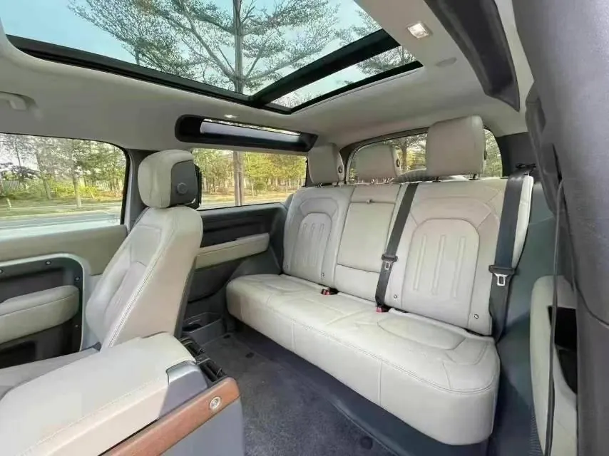 Land Rover Guard (Imported) 2022 Guard 90 2.0T P300 Tiger Ambition Automatic Gear 5