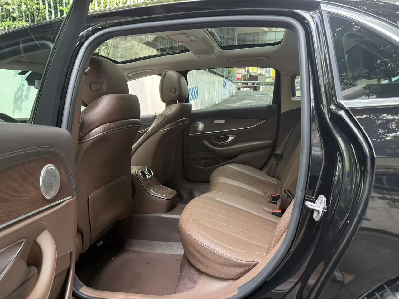 Mercedes Benz E Class 2021 E 260 L 2.0T (changed) automatic gear 5