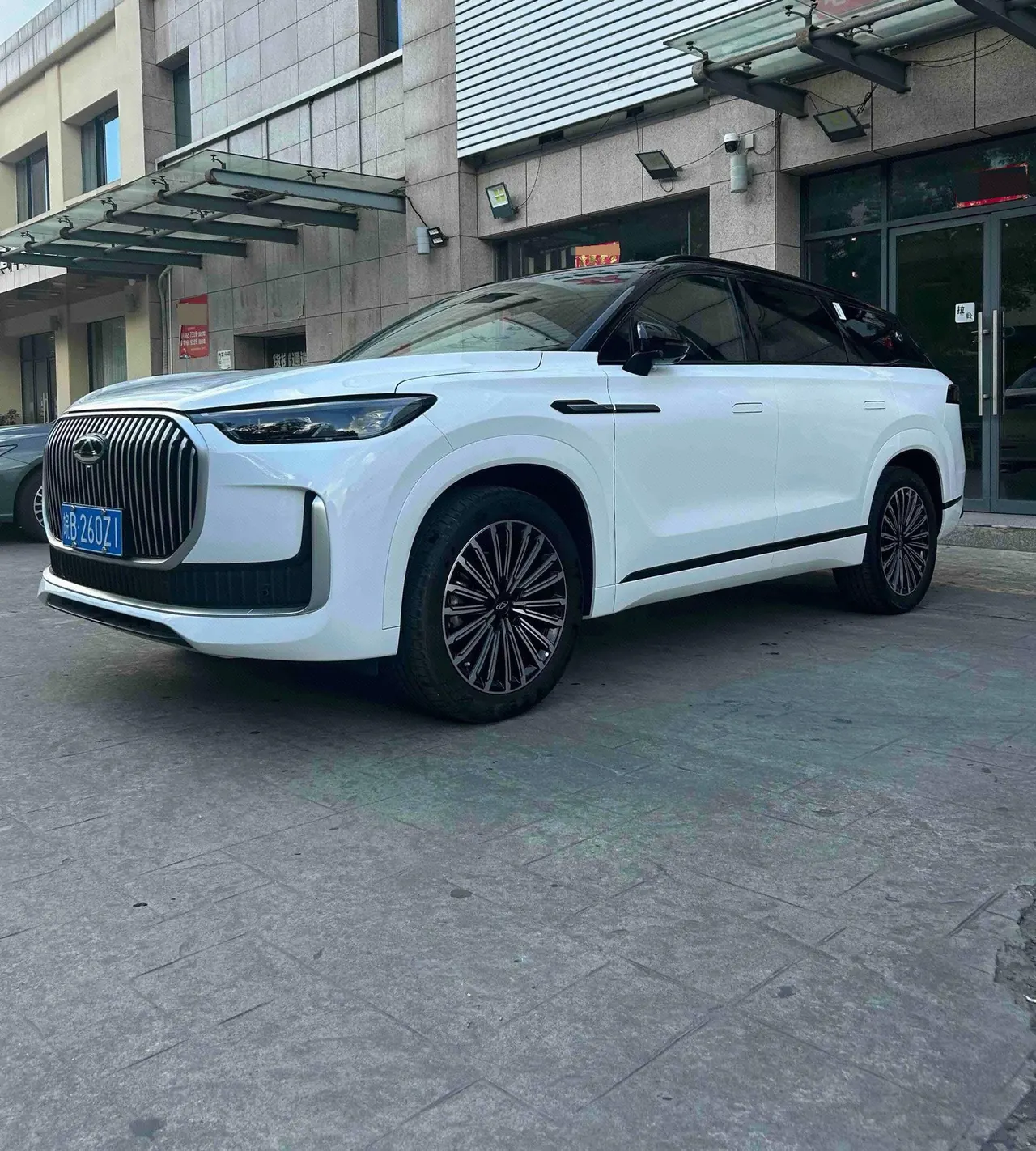 Open image lightbox: Chery 2025 Ruihu 9 2.0T Two-wheel Drive Premium Edition 5-seat Automatic Gear