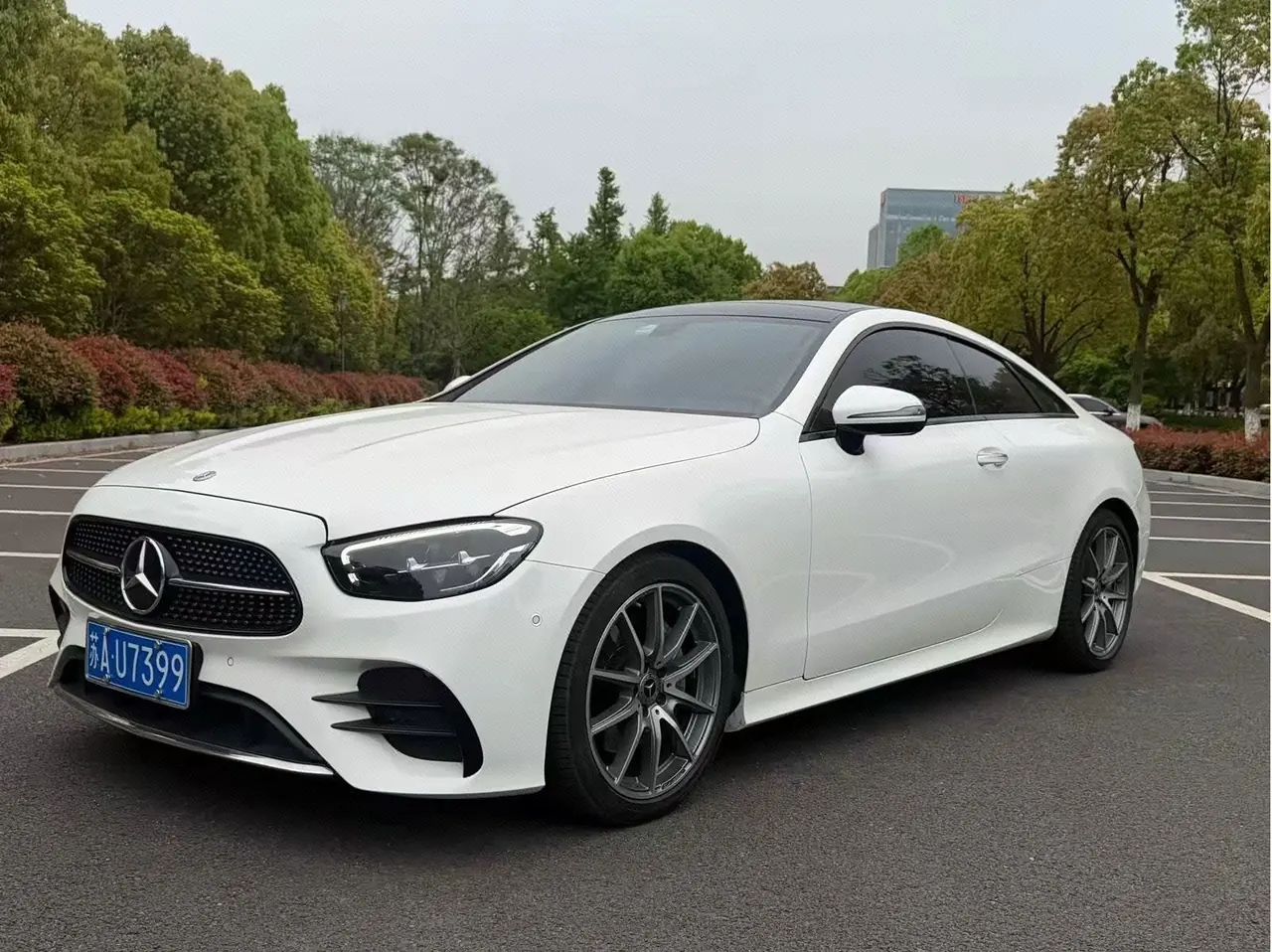 打开图片灯箱:Mercedes Benz Class E (Imported) 2021 E 260 Coupe 48V 1.5T Automatic Gear