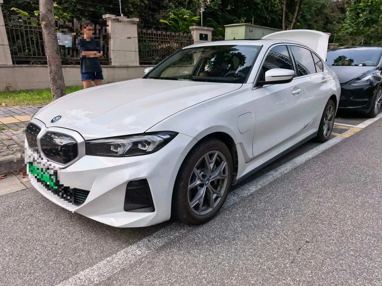 Open image lightbox: BMW 2024 i3 eDrive 35 L automatic gear